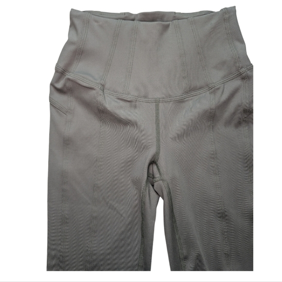 Free People Movement Leggings NWT Dance Yoga Hiking Training Cargo Khaki Size XS - Picture 4 of 11